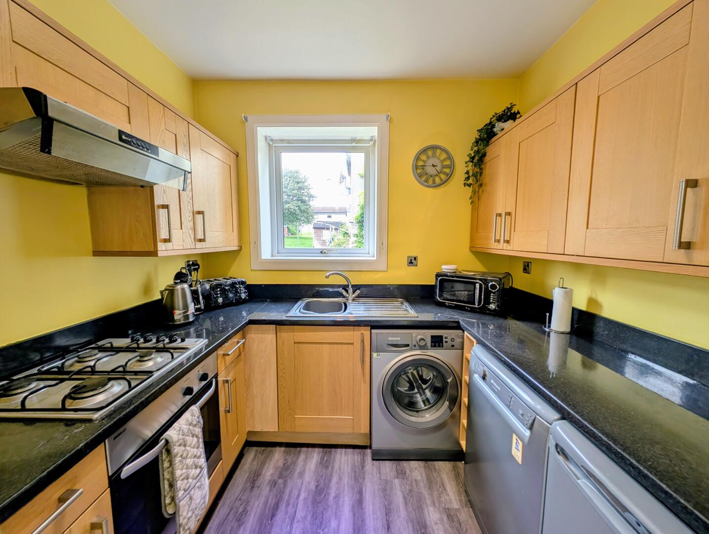 1 bed property in Pittodrie Place, Aberdeen